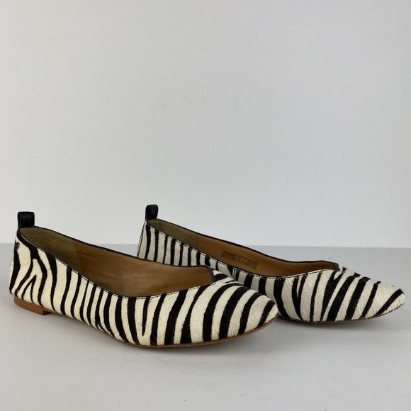 UGG Shoes - UGG AUSTRALIA Lynley Zebra Print Flat 6.5